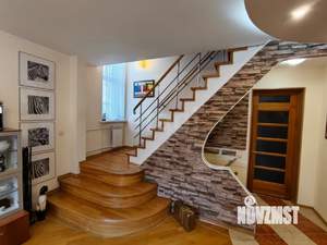 Дом 314м², 3-этажный, участок 6 сот.  