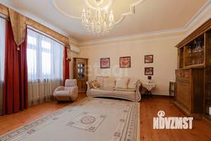 Дом 301м&sup2;, 3-этажный, участок 8 сот.  