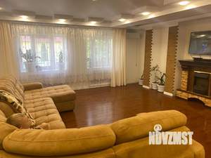 Дом 220м², 2-этажный, участок 6 сот.  