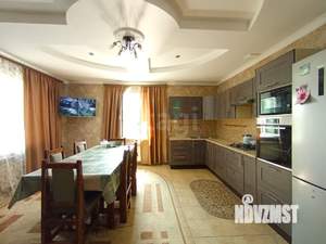 Дом 740м², 3-этажный, участок 8 сот.  