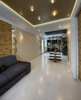 Дом 140м&sup2;, 3-этажный, участок 2 сот.  