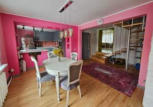 Дом 330м&sup2;, 3-этажный, участок 10 сот.  