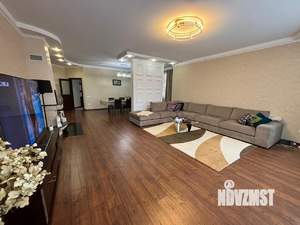 Коттедж 250м², 2-этажный, участок 10 сот.  
