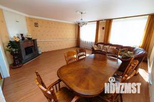 Дом 273м&sup2;, 2-этажный, участок 9 сот.  