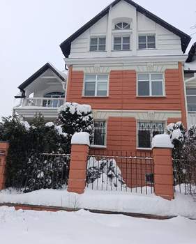 Дом 407м&sup2;, 2-этажный, участок 9 сот.  