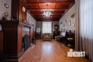 Дом 301м&sup2;, 3-этажный, участок 8 сот.  