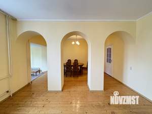 Таунхаус 380м&sup2;, 3-этажный, участок 6 сот.  