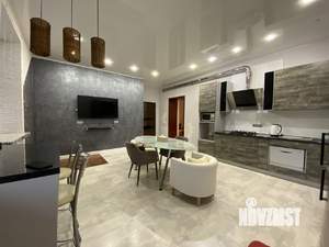 Коттедж 330м², 2-этажный, участок 3 сот.  