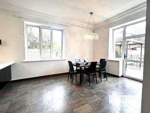 Дом 213м&sup2;, 2-этажный, участок 3 сот.  