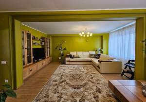 Дом 330м&sup2;, 3-этажный, участок 10 сот.  