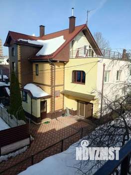 Коттедж 390м&sup2;, 3-этажный, участок 3 сот.  