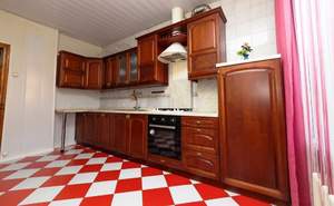 Дом 273м&sup2;, 2-этажный, участок 9 сот.  