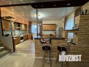 Дом 410м², 3-этажный, участок 10 сот.  