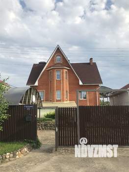 Коттедж 287м², 2-этажный, участок 10 сот.  