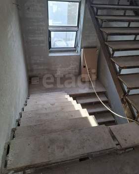 Дом 280м², 3-этажный, участок 7 сот.  