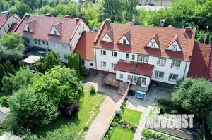 Коттедж 271м², 2-этажный, участок 6 сот.  