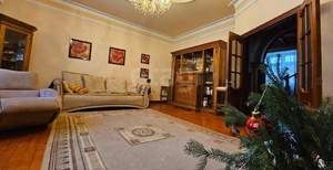 Дом 301м&sup2;, 3-этажный, участок 8 сот.  