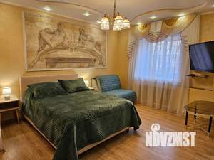 Студия квартира, посуточно, 34м2, 1/5 этаж