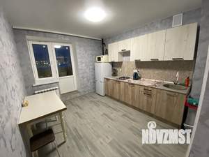 1-к квартира, посуточно, 39м2, 3/10 этаж