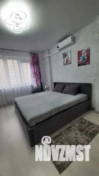 1-к квартира, посуточно, 43м2, 4/16 этаж