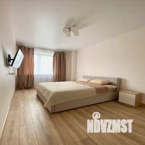 1-к квартира, посуточно, 38м2, 3/15 этаж