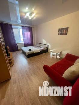 1-к квартира, посуточно, 38м2, 4/10 этаж