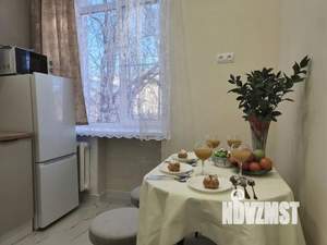 1-к квартира, посуточно, 57м2, 1/1 этаж