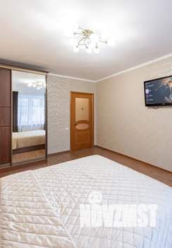 1-к квартира, посуточно, 43м2, 2/10 этаж