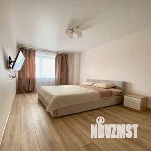 1-к квартира, посуточно, 38м2, 3/15 этаж