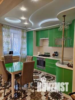 Студия квартира, посуточно, 34м2, 1/5 этаж