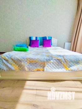 1-к квартира, посуточно, 42м2, 7/16 этаж