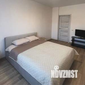1-к квартира, посуточно, 38м2, 3/15 этаж