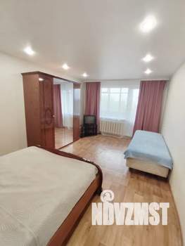 1-к квартира, посуточно, 40м2, 6/9 этаж