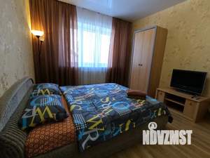 1-к квартира, посуточно, 60м2, 1/6 этаж