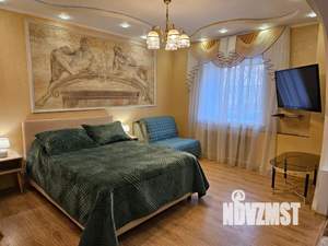 Студия квартира, посуточно, 34м2, 1/5 этаж