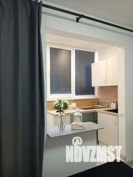 Студия квартира, посуточно, 17м2, 1/18 этаж