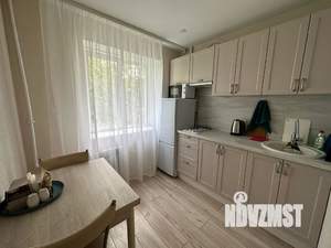 1-к квартира, посуточно, 33м2, 4/5 этаж