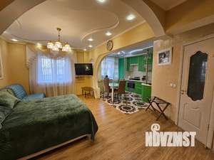 Студия квартира, посуточно, 34м2, 1/5 этаж