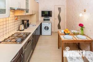 1-к квартира, посуточно, 42м2, 4/10 этаж