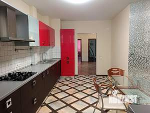 3-к квартира, на длительный срок, 99м2, 2/5 этаж