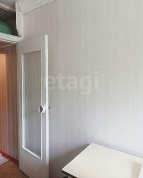 2-к квартира, вторичка, 42м2, 1/5 этаж