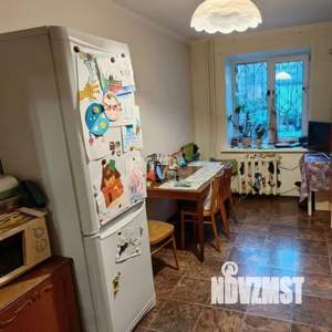 2-к квартира, вторичка, 65м2, 1/9 этаж