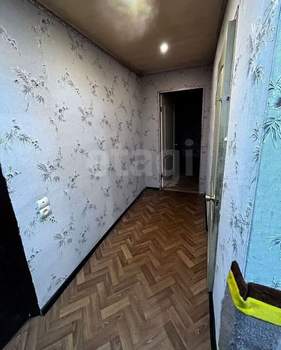 4-к квартира, вторичка, 61м2, 1/5 этаж