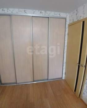 3-к квартира, вторичка, 60м2, 1/5 этаж