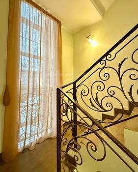 6-к квартира, вторичка, 217м2, 1/3 этаж