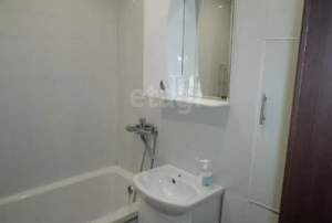 2-к квартира, вторичка, 42м2, 1/4 этаж