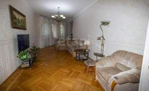 4-к квартира, вторичка, 180м2, 2/4 этаж