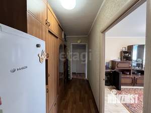 3-к квартира, вторичка, 64м2, 1/9 этаж