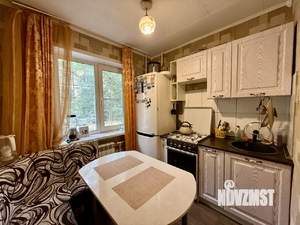 2-к квартира, вторичка, 44м2, 1/4 этаж