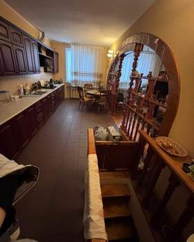 4-к квартира, вторичка, 128м2, 1/1 этаж